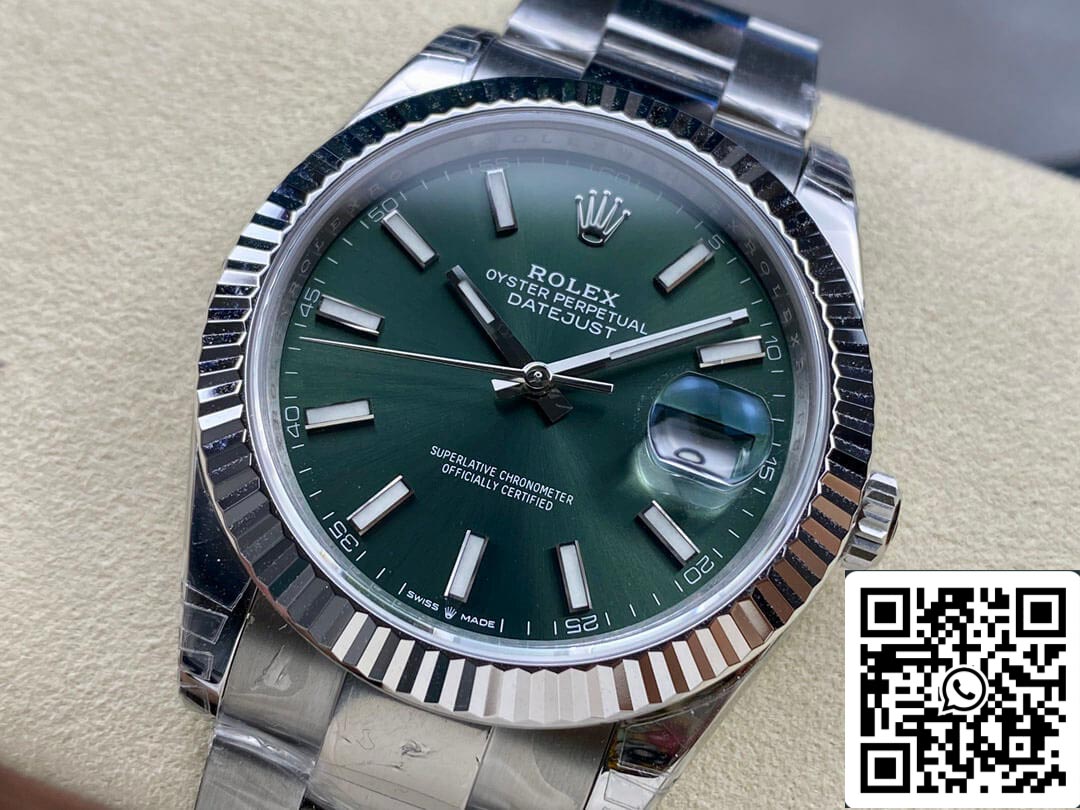 Rolex Datejust M126334-0028 41mm Oyster cinturino VS Fabbrica quadrante verde