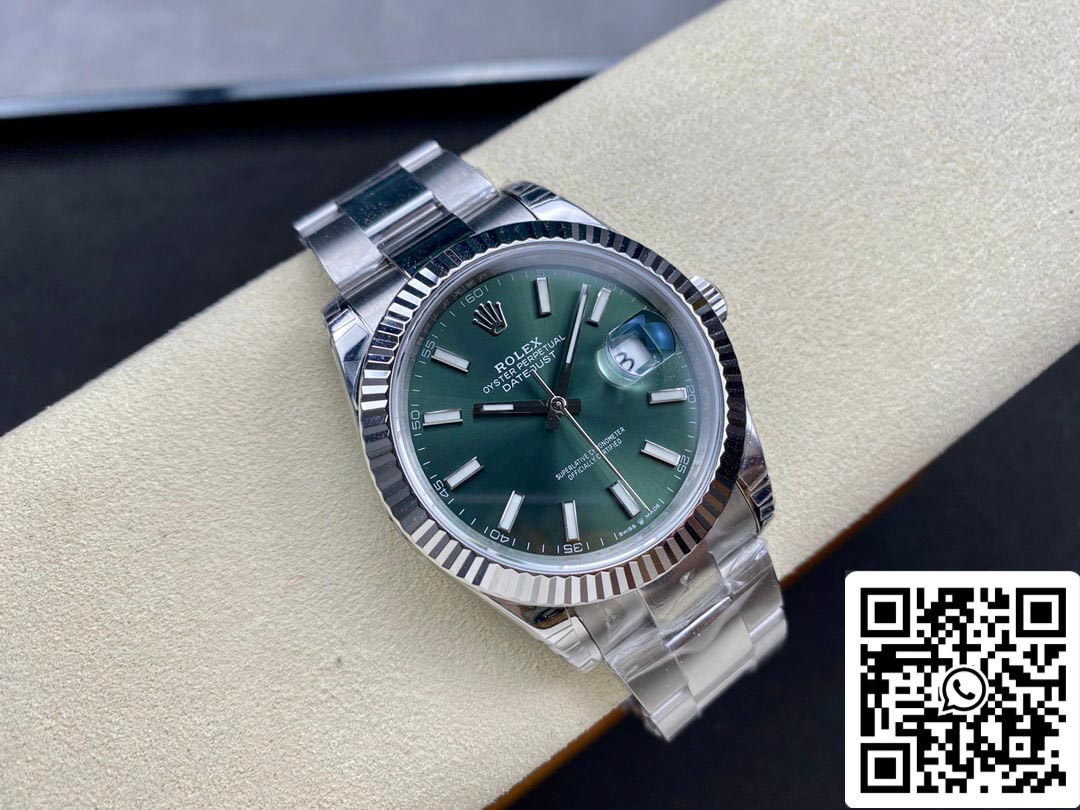 Rolex Datejust M126334-0028 41mm Oyster cinturino VS Fabbrica quadrante verde