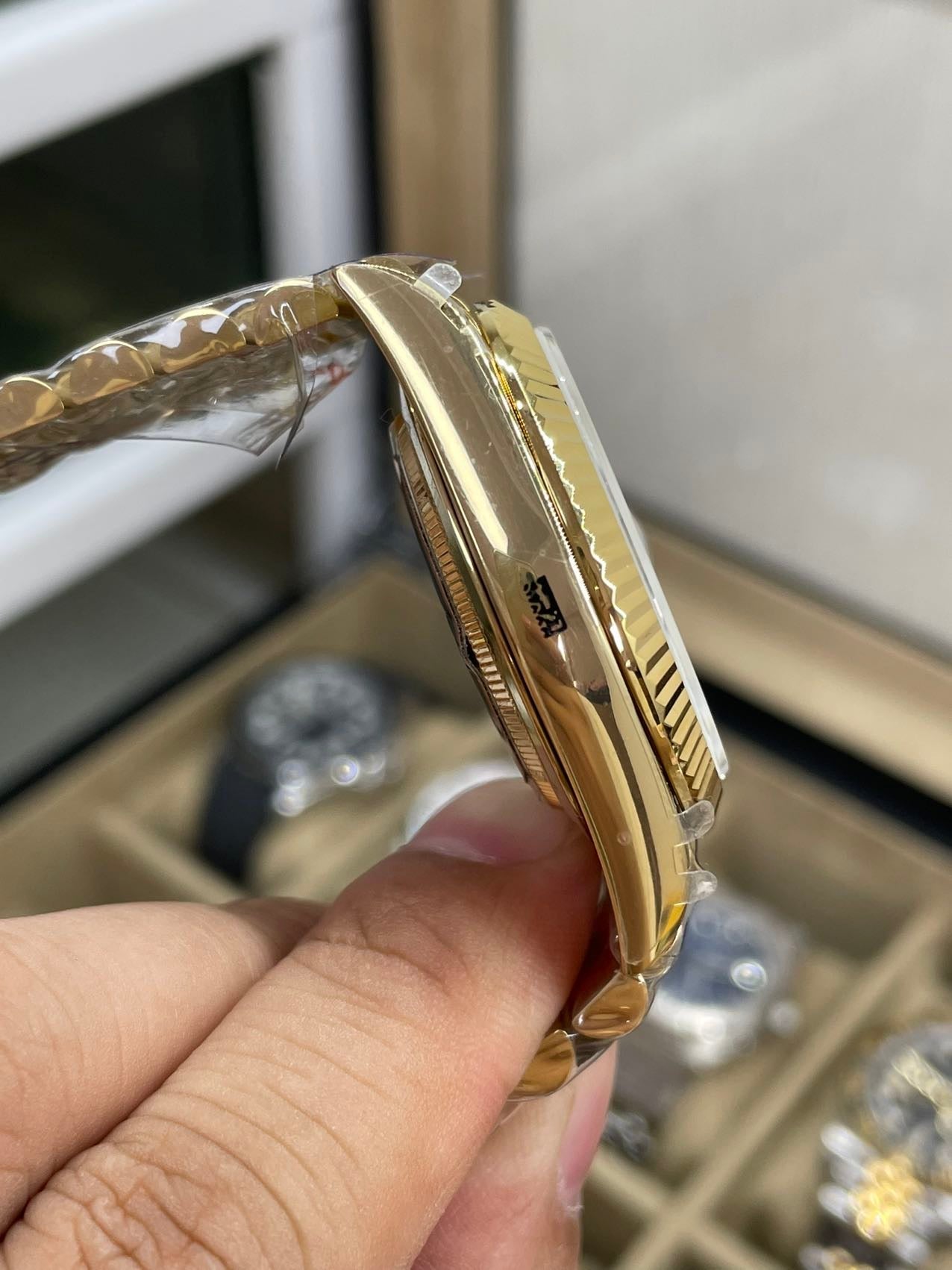 Rolex unveils the new Day-Date 40mm with a Green Dial 2024 QF Fabbrica 1:1 Best Edition