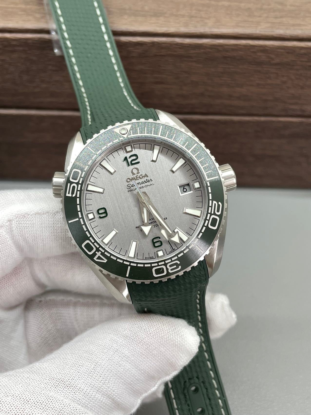 Omega Seamaster Planet Ocean 600M 215.32.44.21.06.001 VS Fabbrica 1:1 edição melhor Verde Gomma cinturino