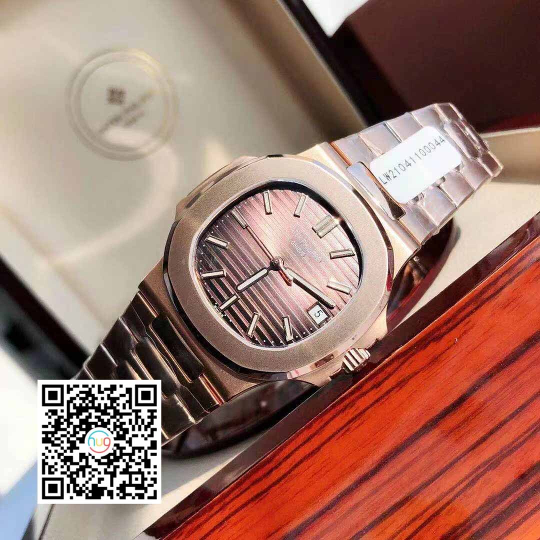 Patek Philippe Nautilus 5711/1R-001 -Wrapped 18k Rosa Oro light red quadrante
