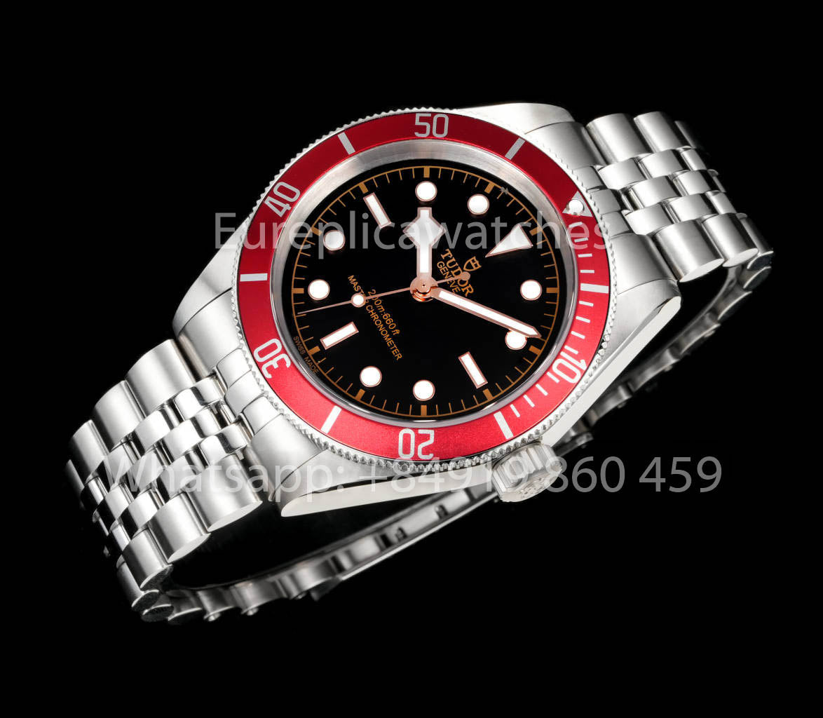 Tudor Monochrome Nero Bay 1:1 Best Clone GR Fabbrica Red lunetta