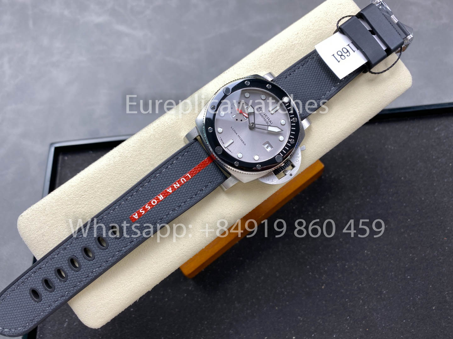 Panerai Submersible QuarantaQuattro Luna Rossa PAM1681 1:1 Best Clone VS Fabbrica