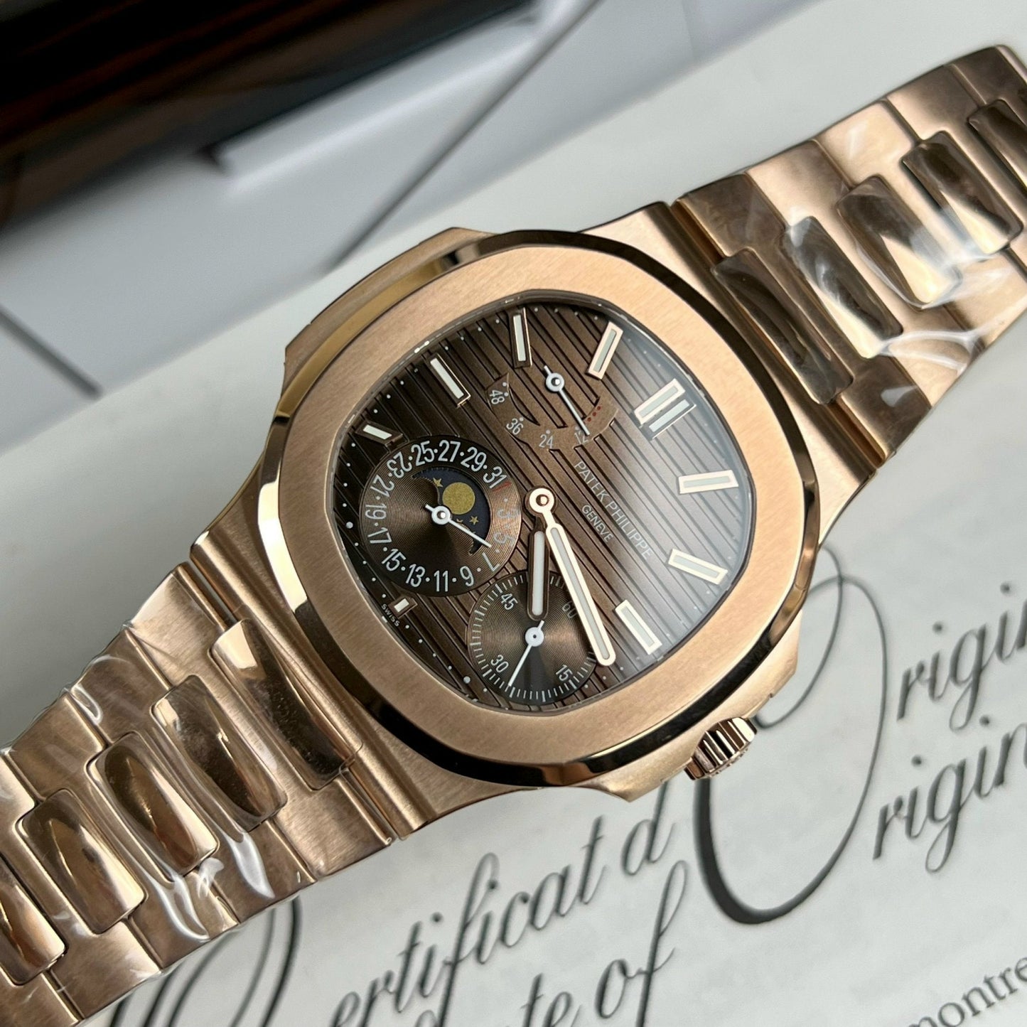 Patek Philippe Nautilus 5712/1R-001 18k rose gold coated