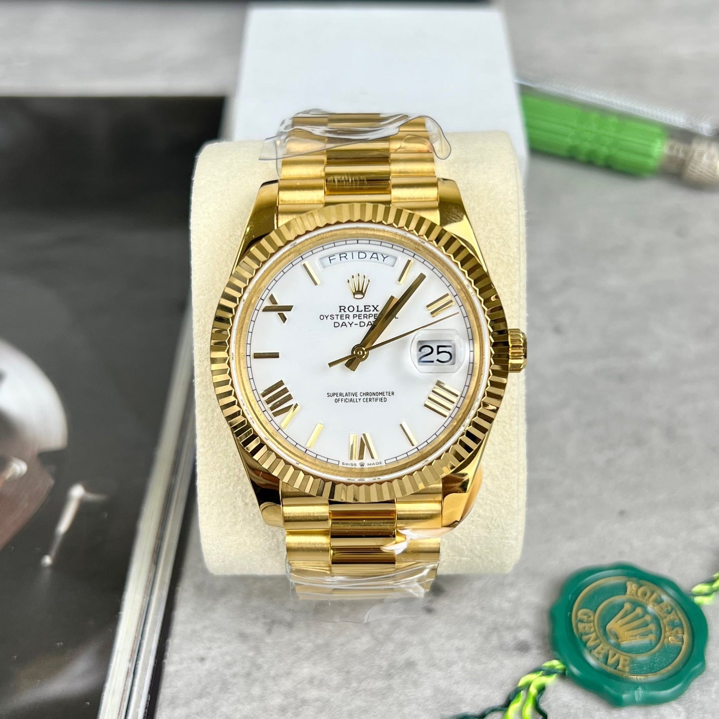 Rolex Day-Date 40 228238-0042 wrapped 18k Oro With a peso of 150 grams