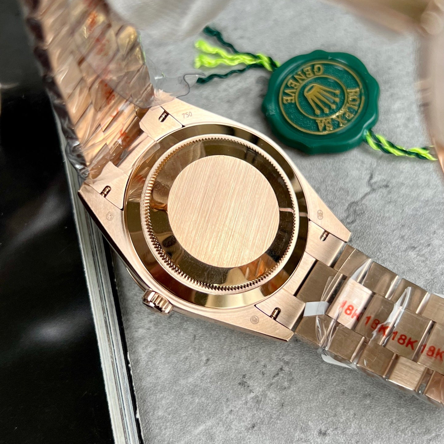 Rolex Day-Date 40 228345RBR Cuadrante oliva con oro rosa de 18 quilates envuelto y diamantes