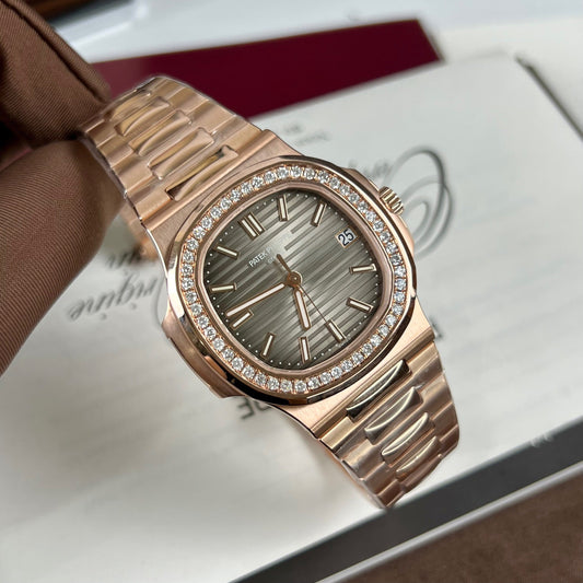 Patek Philippe Nautilus 5711/1R-001 - Ouro Rosa 18k envolto e diamante da 3K Fabbrica