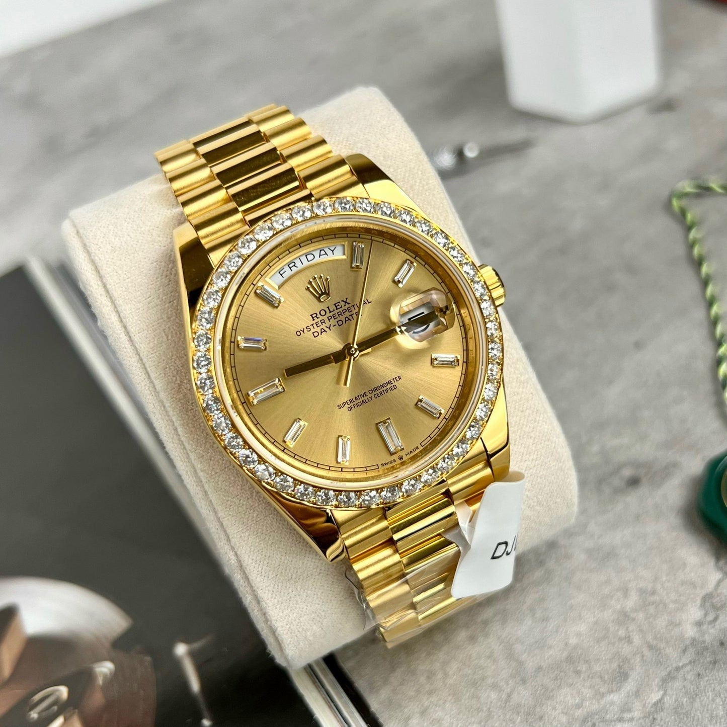 Rolex Day-Date 40 228238 Champage quadrante Oro preenchido 18k Moissanite lunetta