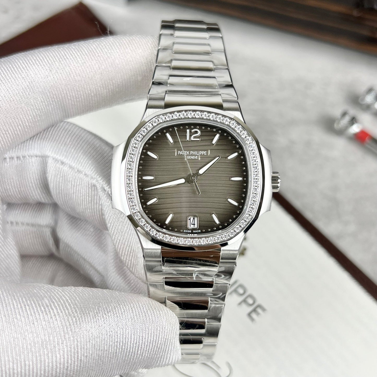 Patek Philippe Nautilus Ladies 7118/1A-011 custom stone from 3K Fabbrica acciaio inossidabile