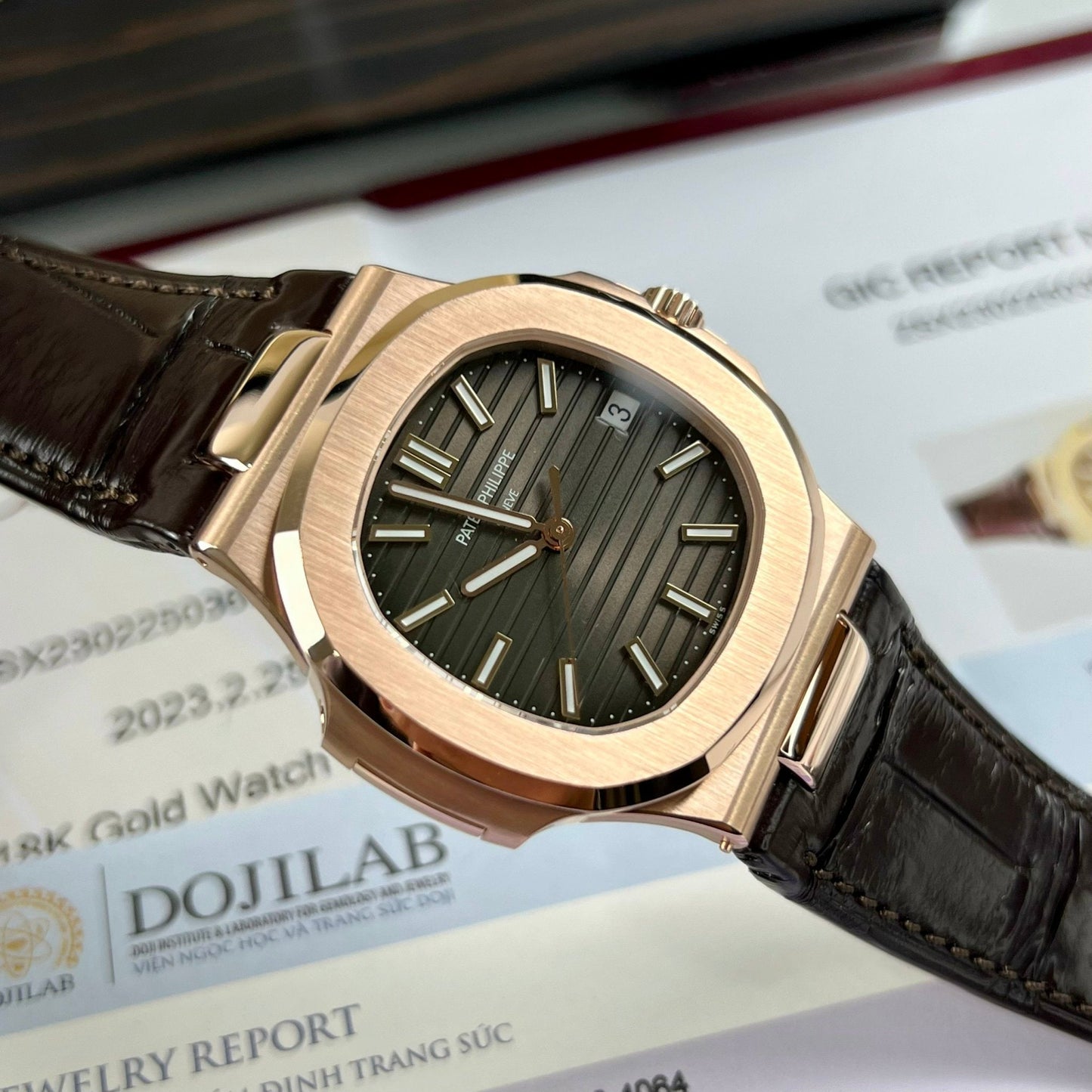 Patek Philippe Nautilus 5711/1R-001 - Versión envuelta en banda Rosa Oro Pelle de 18k