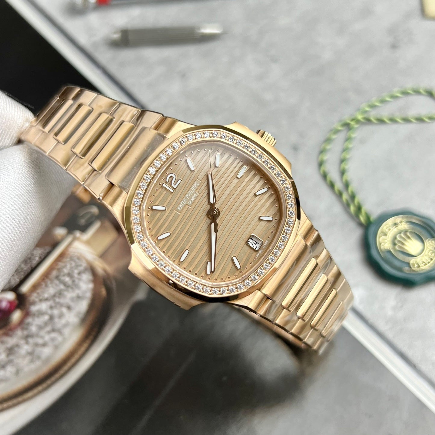 Patek Philippe Nautilus 7118/1R-010 Oro de 18k relleno de la Fabbrica 3k con cuadrante amarillo
