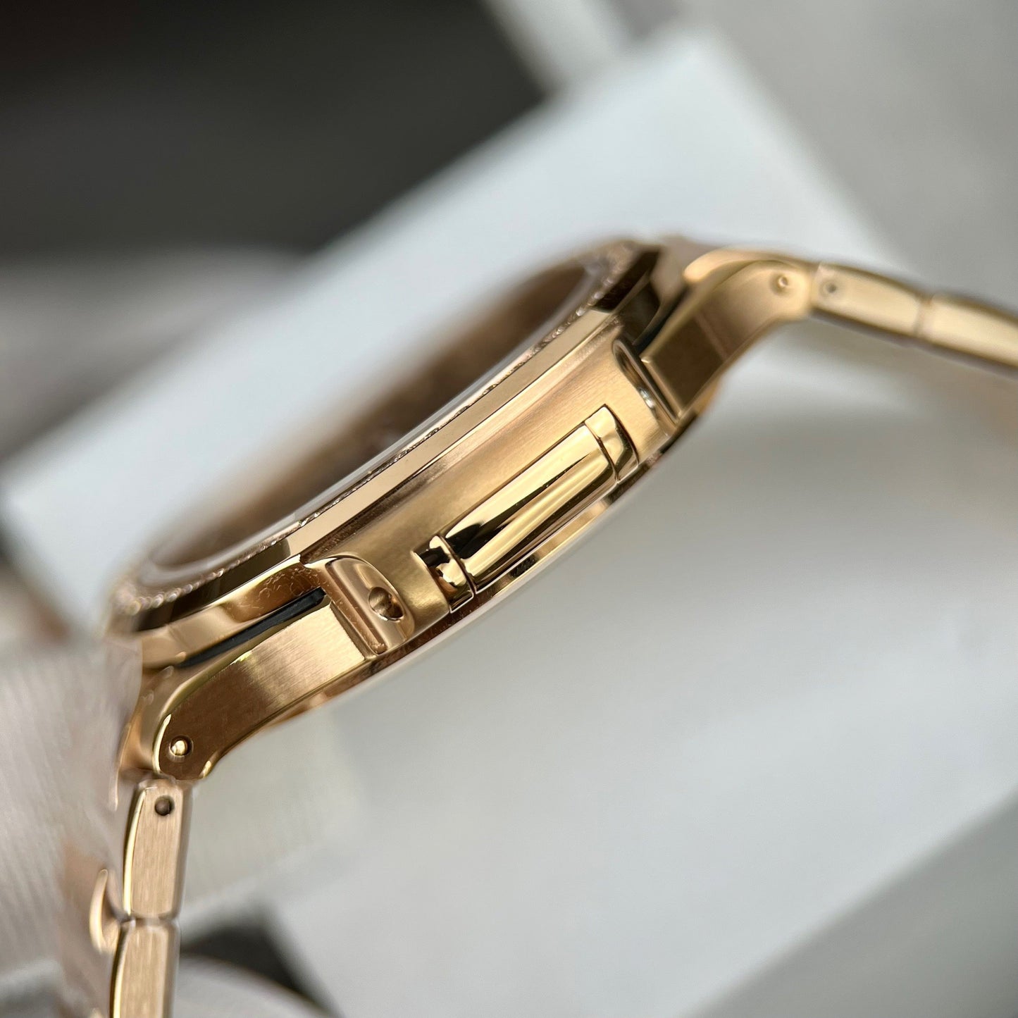 Patek Philippe Nautilus 7118/1R-010 Oro de 18k relleno de la Fabbrica 3k con cuadrante amarillo