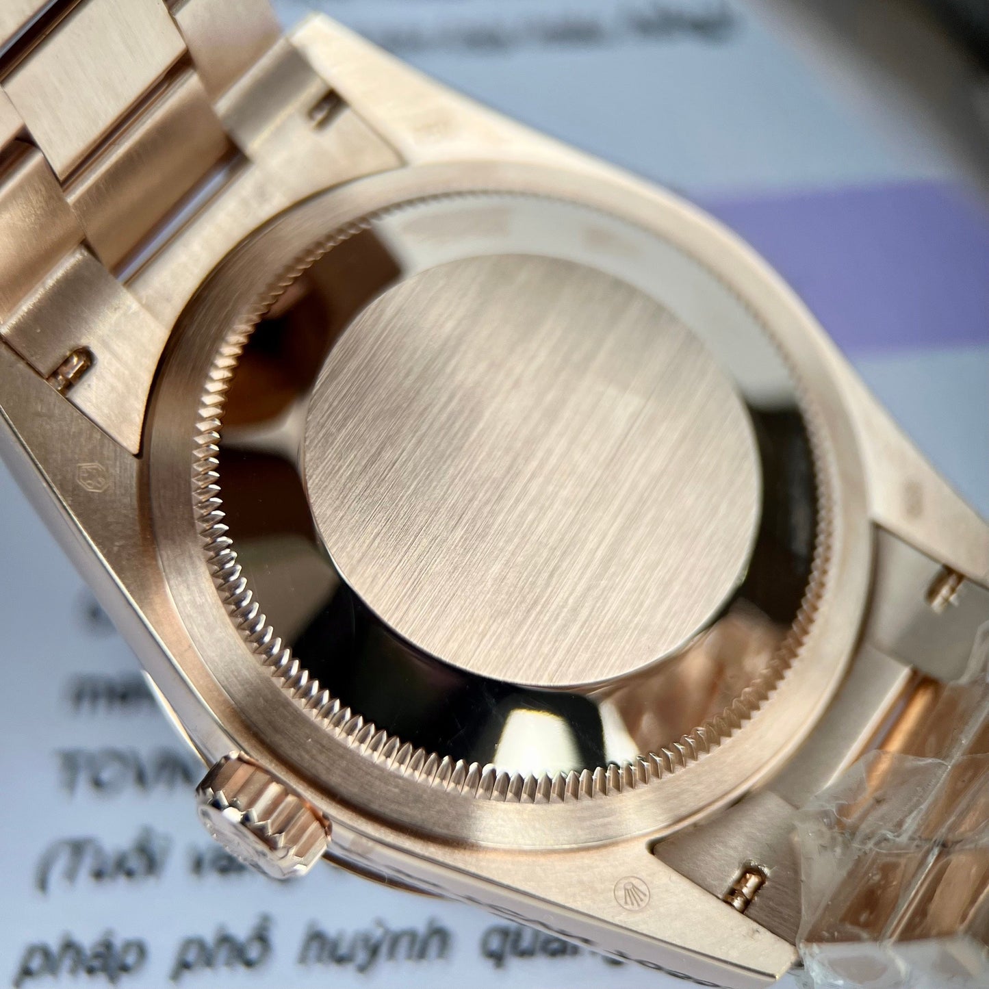 Rolex Day-Date 36 128235-0037 36mm 18k Rosa Oro coated