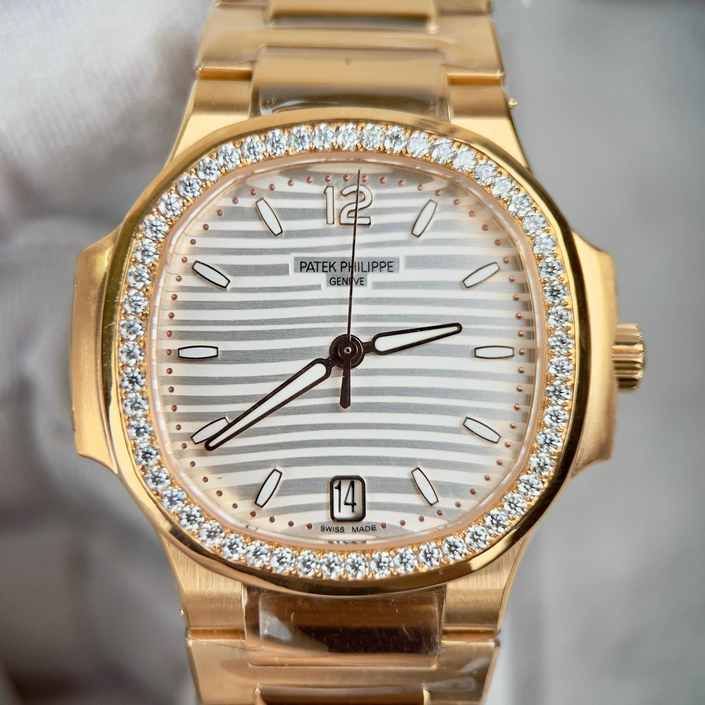 Patek Philippe Nautilus 7118/1R-010 18k Ouro preenchido com pedra Moissanite personalizada quadrante bianco