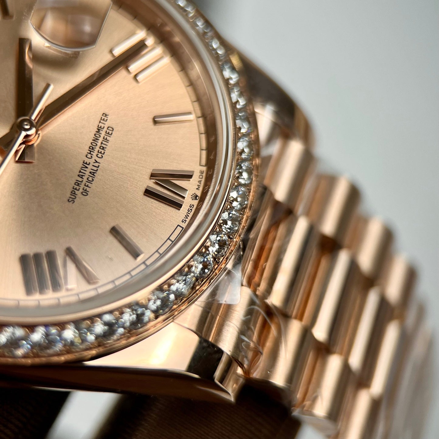 Rolex Oyster Day-Date 40mm 228235 coated 18k Rosa Oro Best 1:1 Edizione 130 gram moissanite lunetta