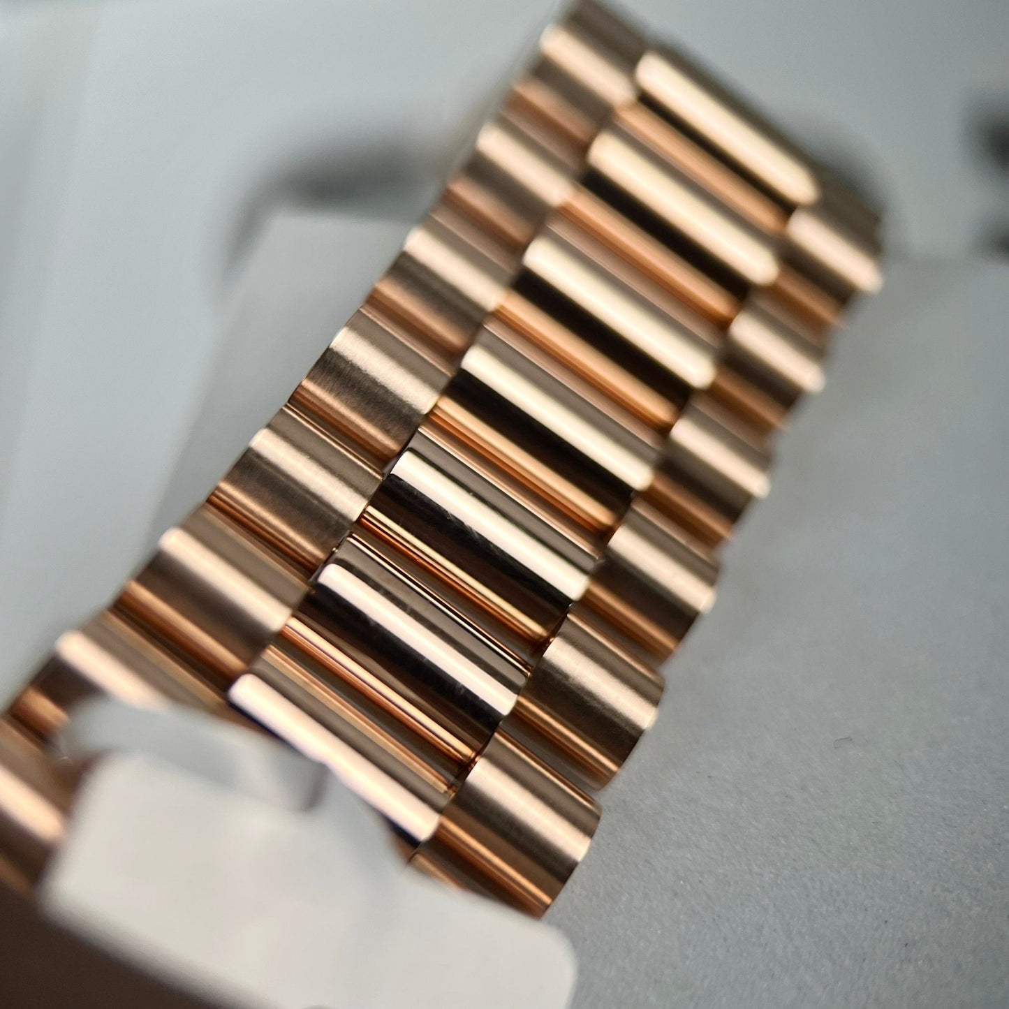 Rolex Oyster Day-Date 40mm 228235 coated 18k Rosa Oro Best 1:1 Edizione 130 gram moissanite lunetta