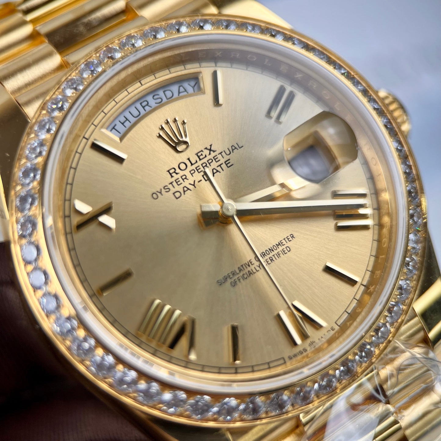 Rolex Day-Date 40mm 228238-0006 coated 18k yellow Oro Best 1:1 Edizione moissanite lunetta