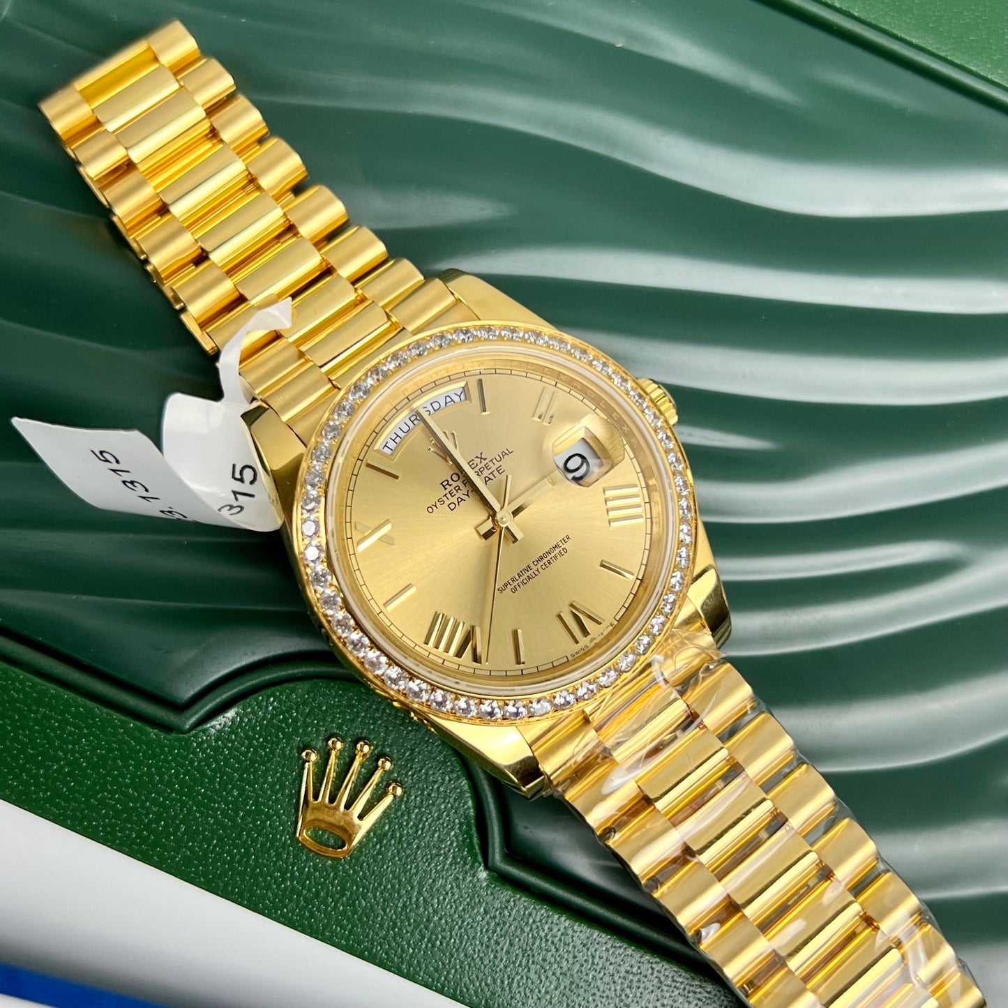 Rolex Day-Date 40mm 228238-0006 coated 18k yellow Oro Best 1:1 Edizione moissanite lunetta