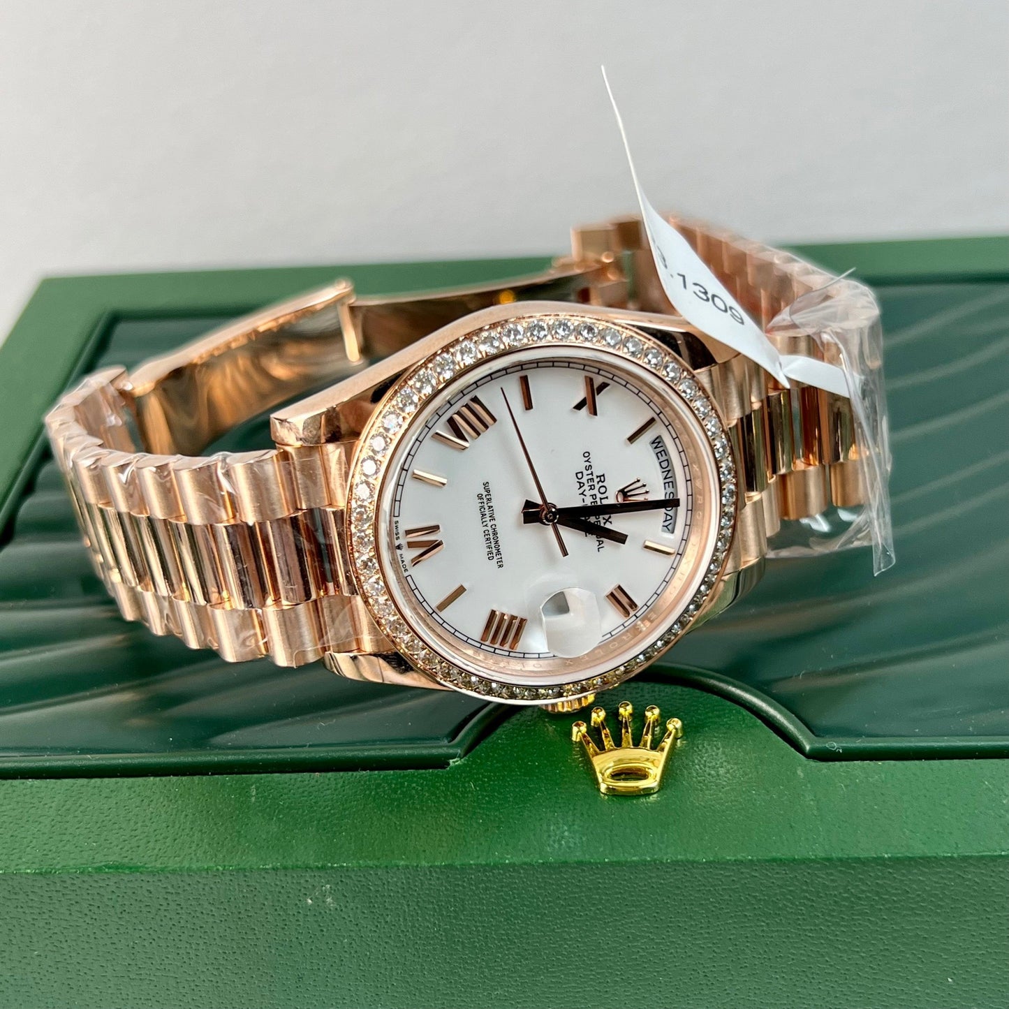 Rolex Day-Date 40 228235-0032 40mm best 1:1 Edizione 18k Rosa Oro coated and stone lunetta
