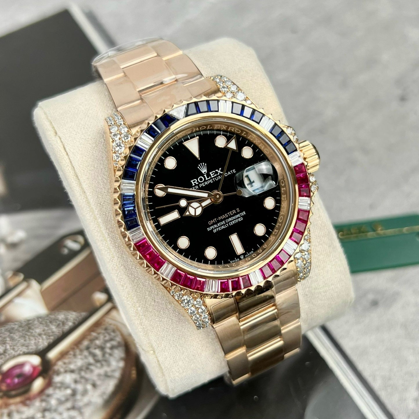 Rolex GMT-Master II 126755 Rainbow lunetta Best 1:1 Edizione with Ruby Stone and 18k wrapped
