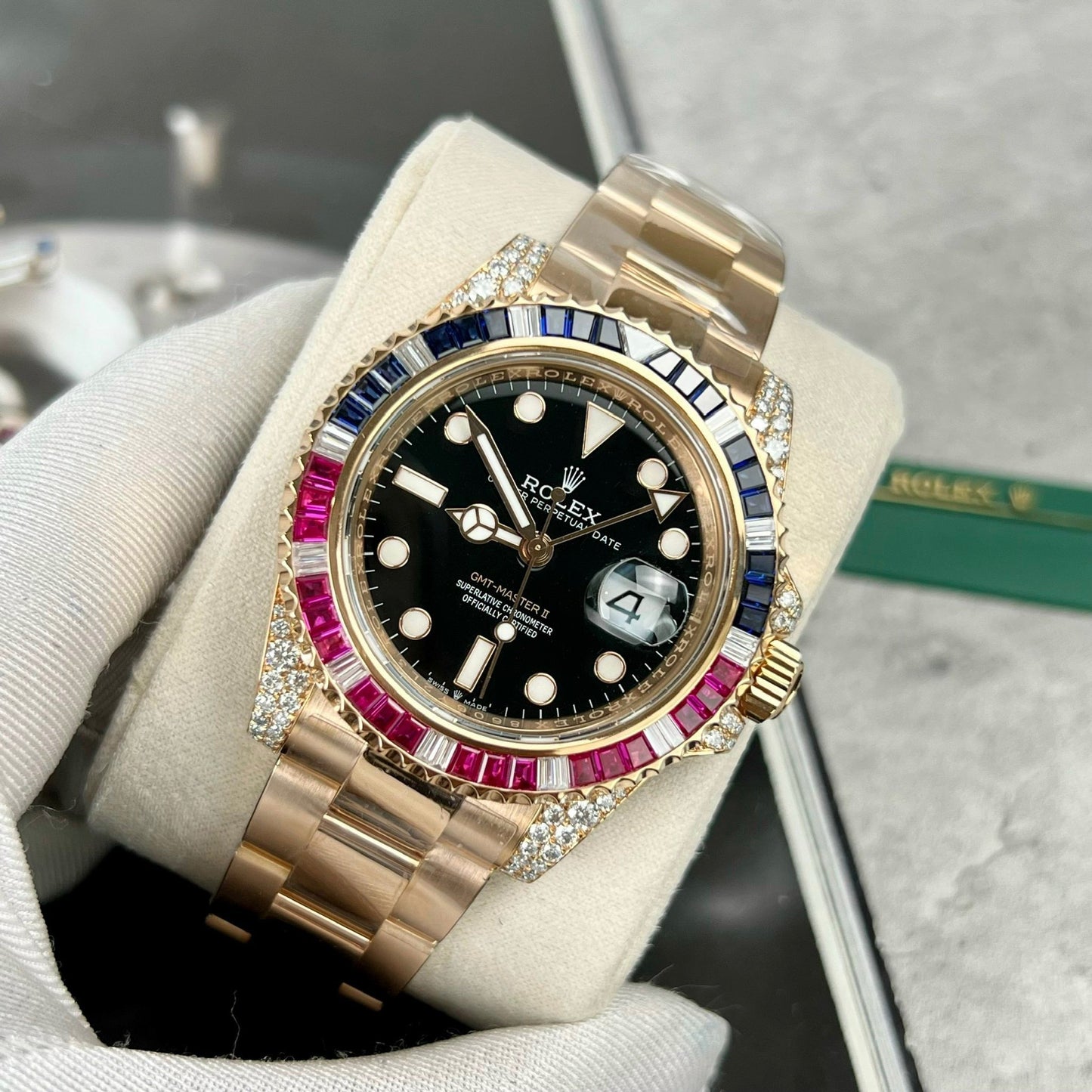 Rolex GMT-Master II 126755 Rainbow lunetta Best 1:1 Edizione with Ruby Stone and 18k wrapped
