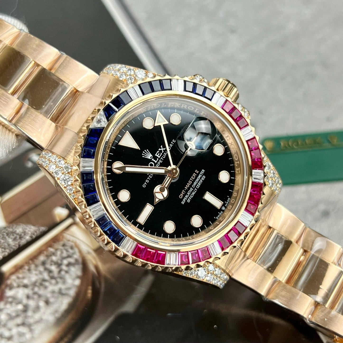 Rolex GMT-Master II 126755 Rainbow lunetta Best 1:1 Edizione with Ruby Stone and 18k wrapped