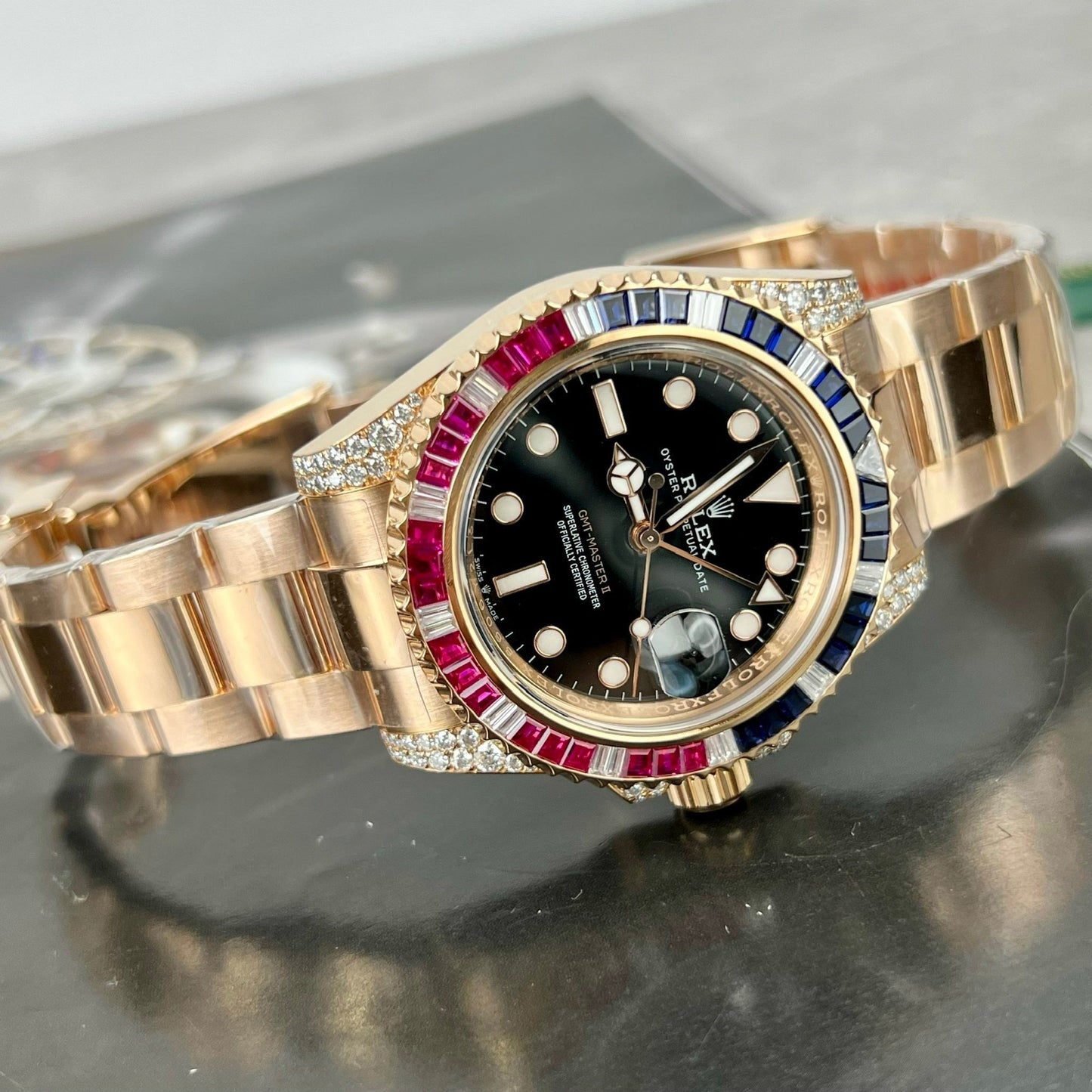 Rolex GMT-Master II 126755 Rainbow lunetta Best 1:1 Edizione with Ruby Stone and 18k wrapped
