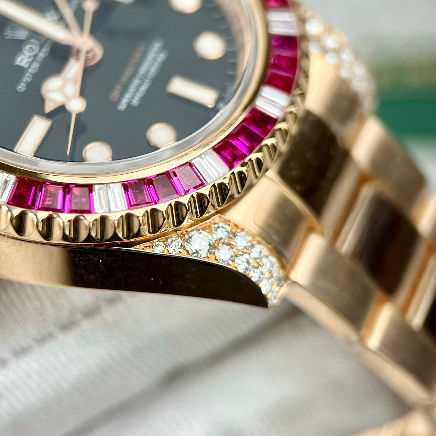 Rolex GMT-Master II 126755 Rainbow lunetta Best 1:1 Edizione with Ruby Stone and 18k wrapped