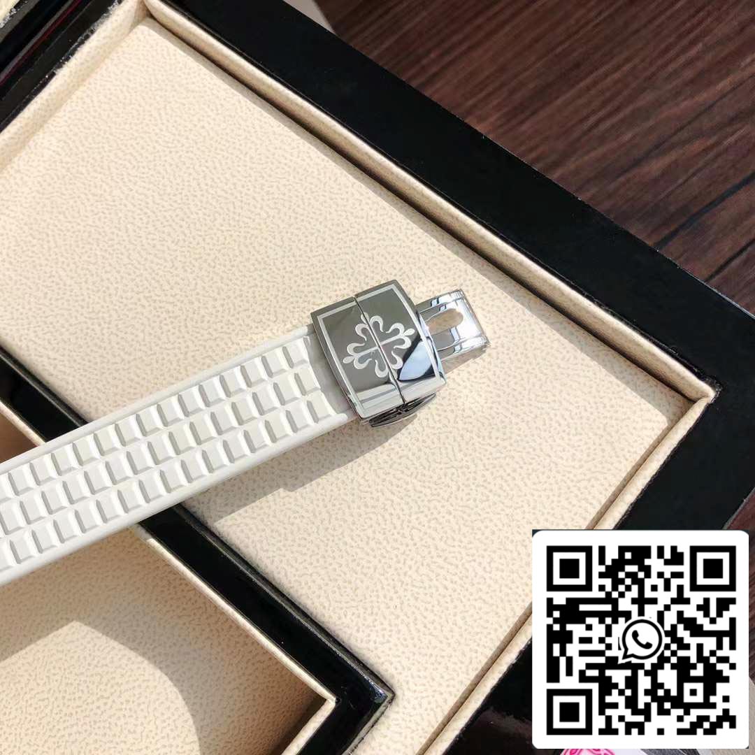 Patek Philippe Aquanaut 5267/200A-010 and diamond Bezel - Swiss Original movimento