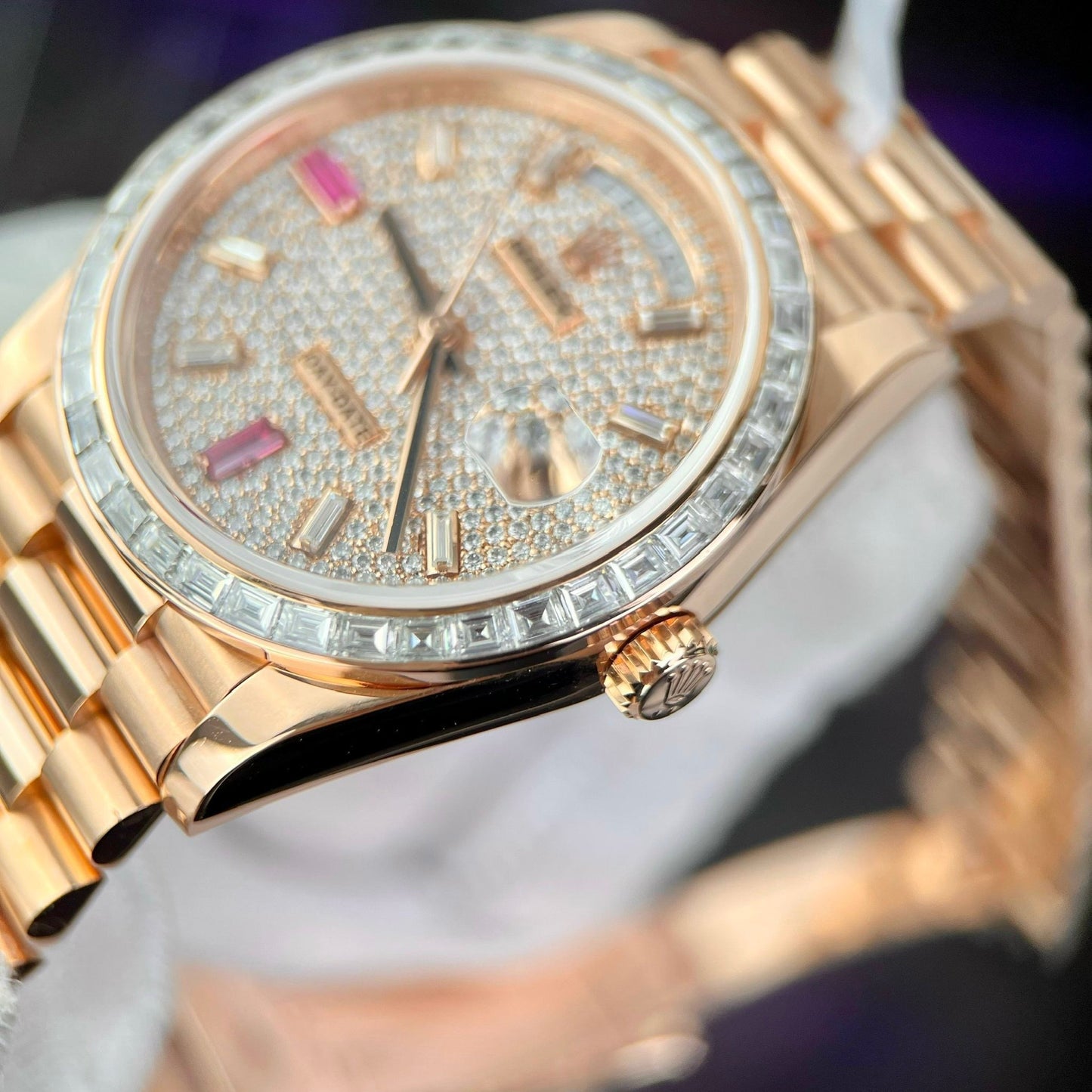 Rolex Day-Date 36 mm Everose Oro 128345RBR revestido 18k com Moissanite integral