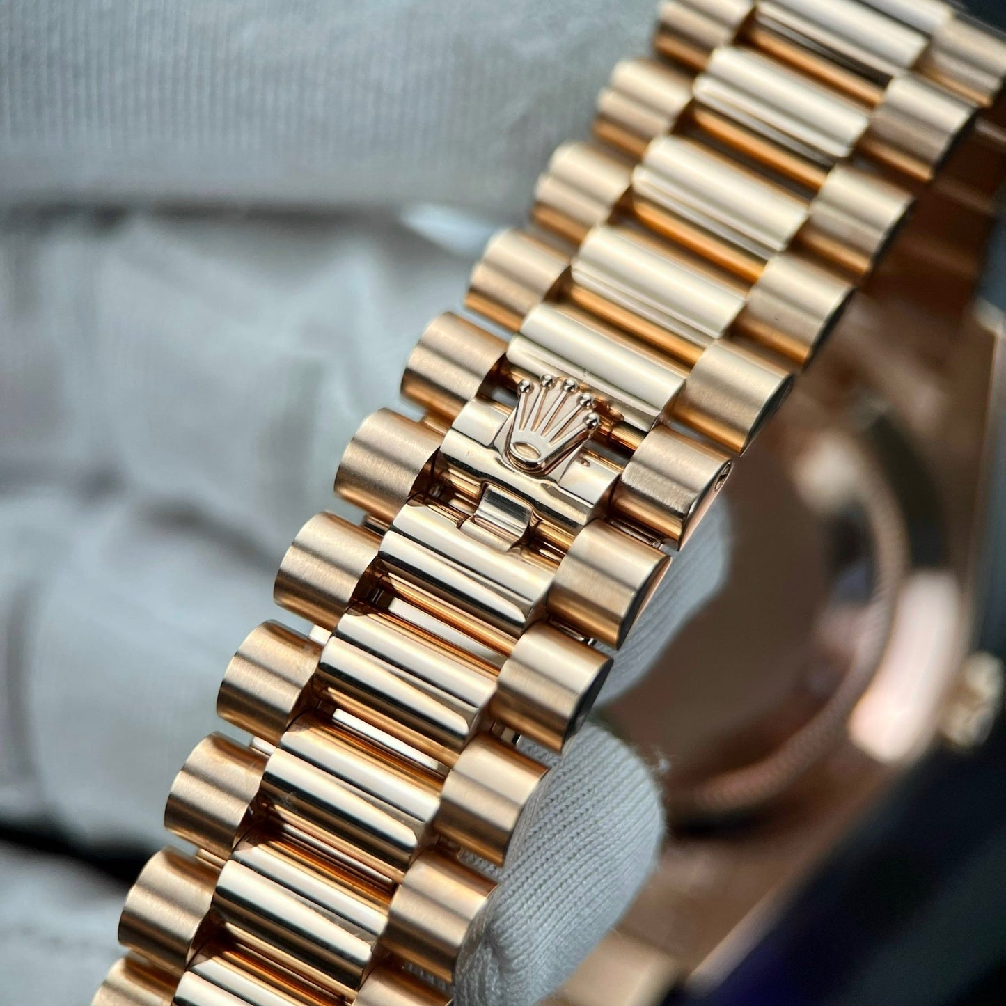 Rolex Day-Date 36 mm Everose Oro 128345RBR revestido 18k com Moissanite integral