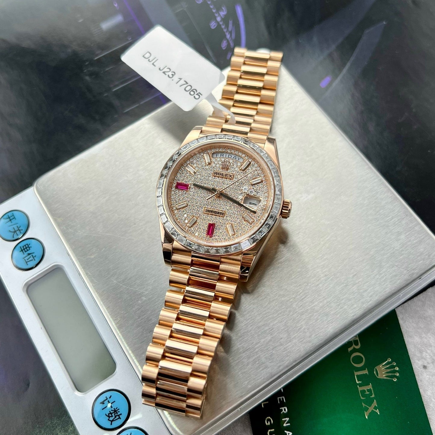 Rolex Day-Date 36 mm Everose Oro 128345RBR revestido 18k com Moissanite integral