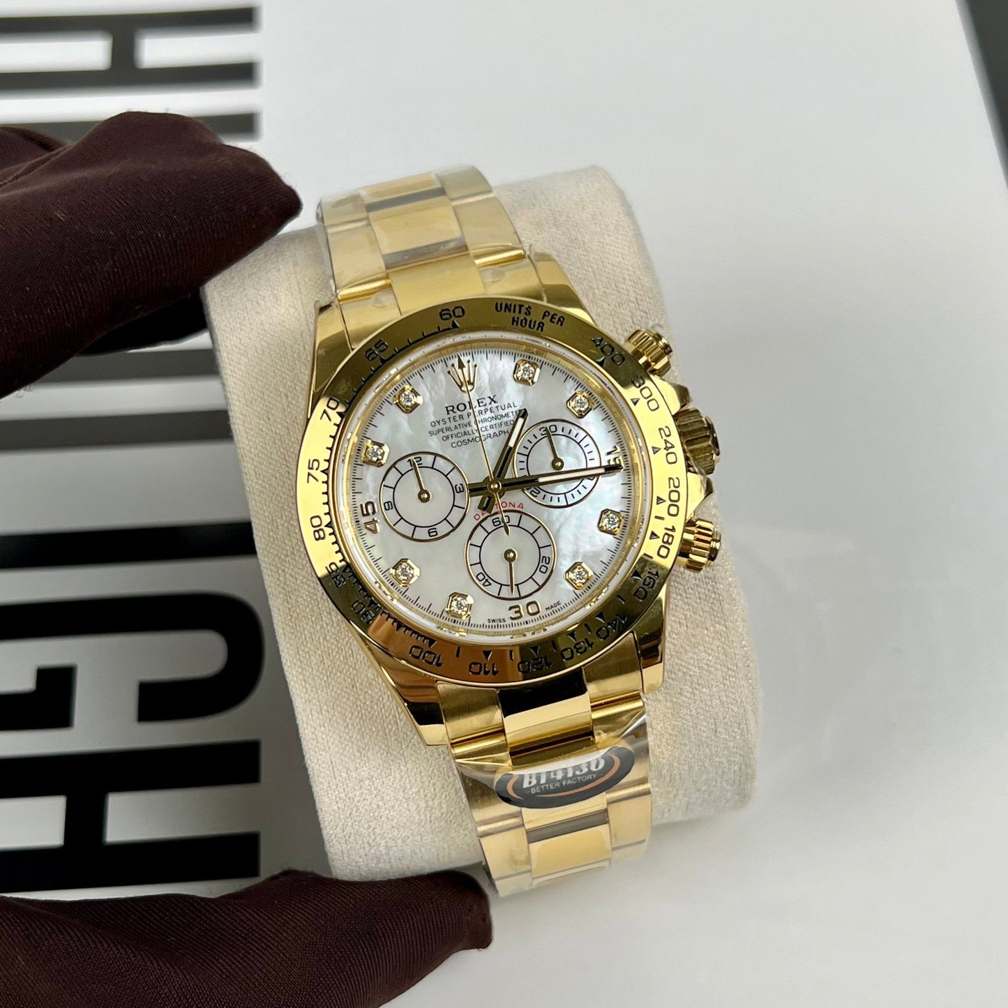 replica Rolex Cosmograph Daytona 40mm Yellow Oro Mother of Pearl Diamond quadrante 116528