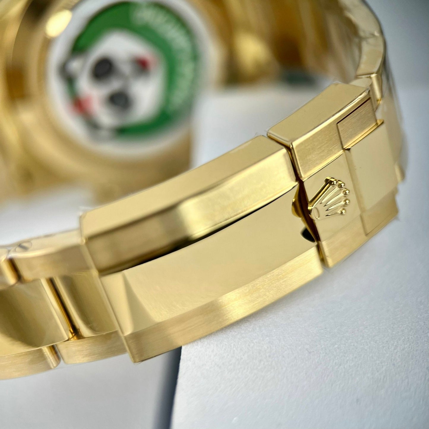 replica Rolex Cosmograph Daytona 40mm Yellow Oro Mother of Pearl Diamond quadrante 116528