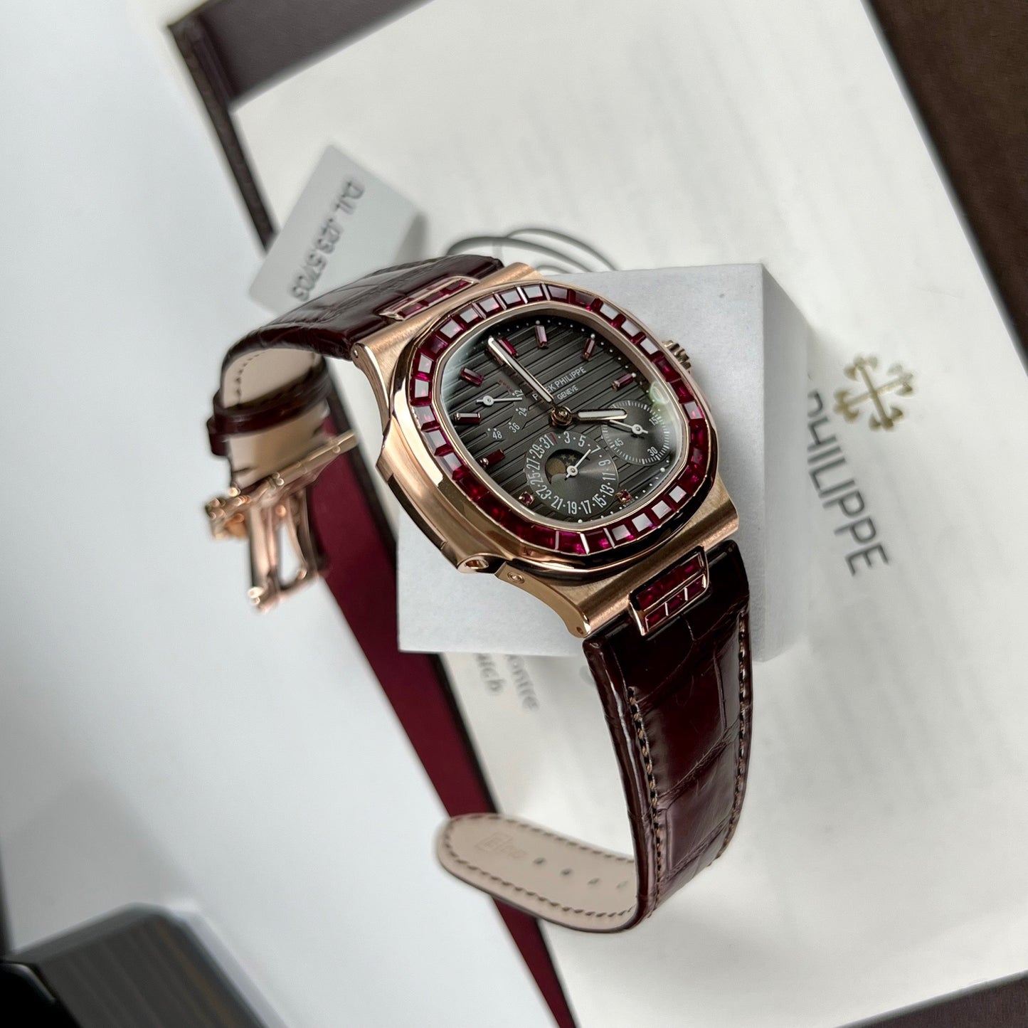Patek Philippe Nautilus 5712 18k rose gold 1:1 best Edition PPF Fabbrica custom Ruby Stone