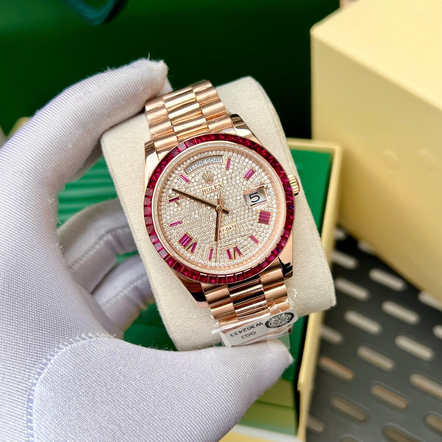 Rolex Day Date 228398 DRRP 1:1 edizione migliore Custom Rosa Oro 18k and ruby saphire Diamond Pave