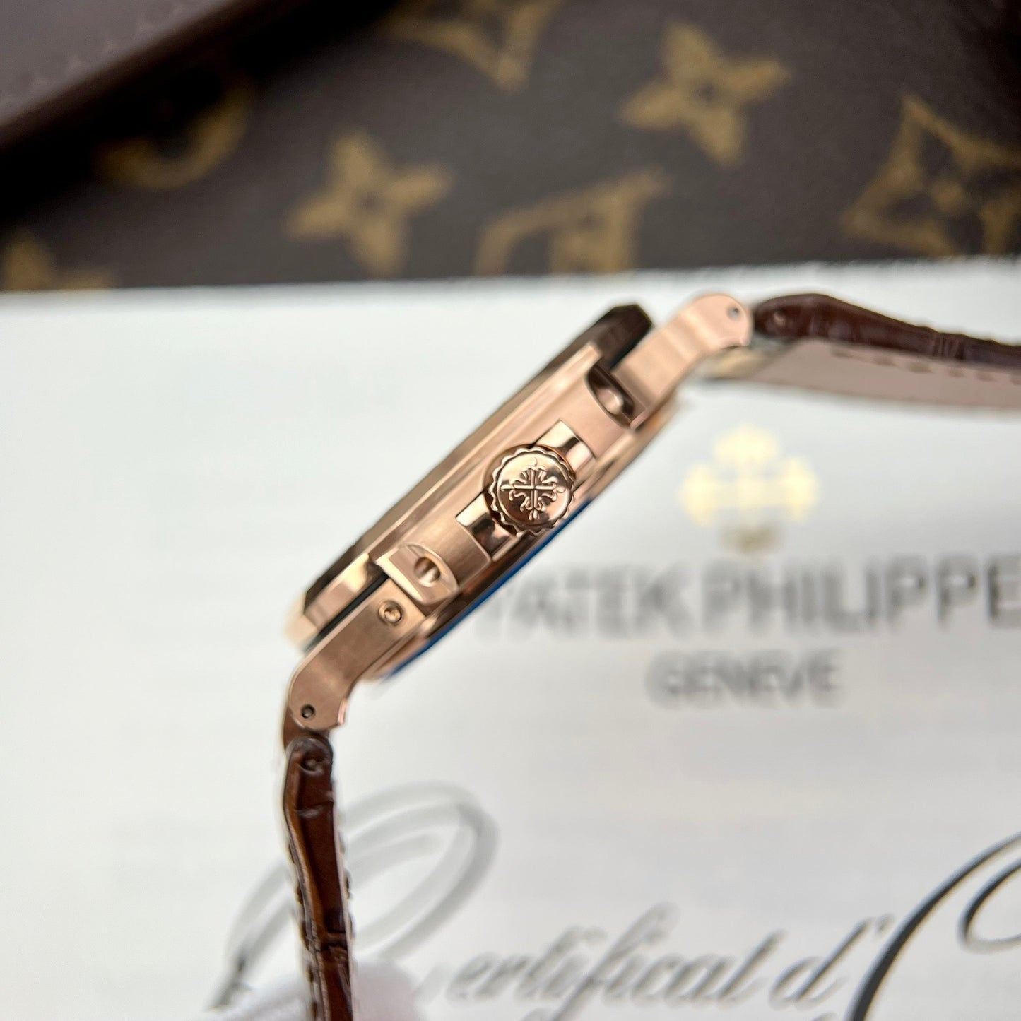 Patek Philippe Nautilus 5724R-001 GR Fabbrica 1:1 edizione migliore quadrante nero Rosa Oro e pedra