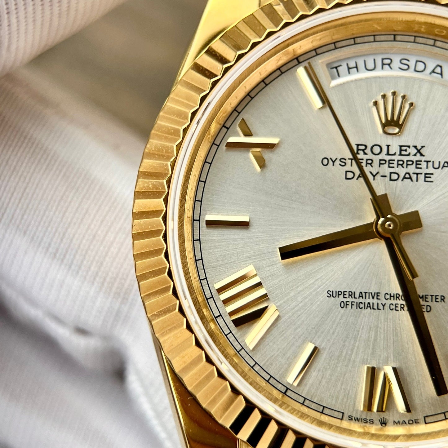 Rolex Day Date 228238 40MM 1:1 edizione migliore 18k Yellow Oro Argento Roman quadrante GM Fabbrica Counterweight Versione