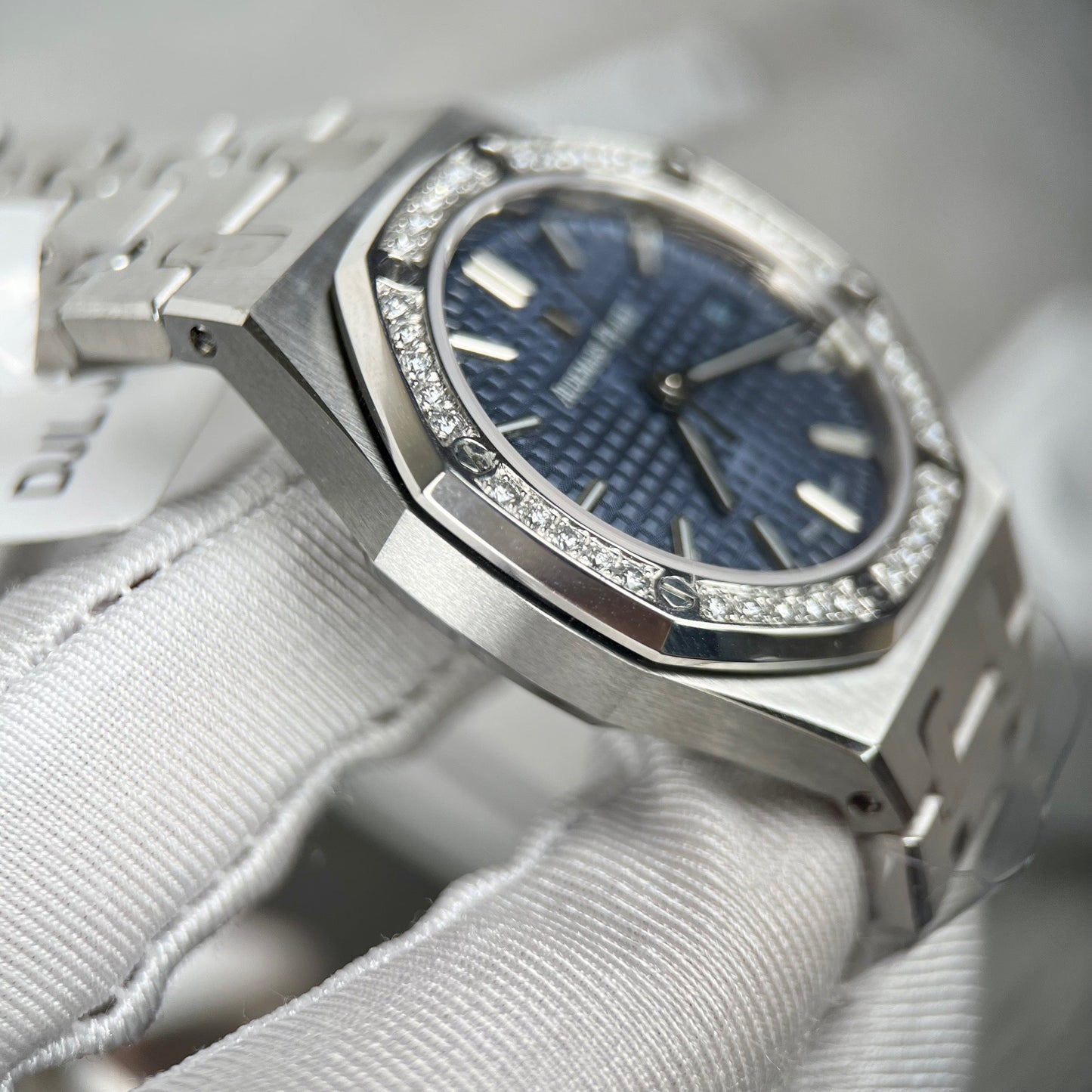 Audemars Piguet Royal Oak 67651IP.ZZ.1261IP.01 1:1 Best Edition ZF Fabbrica Blue Dial Moissanite bezel