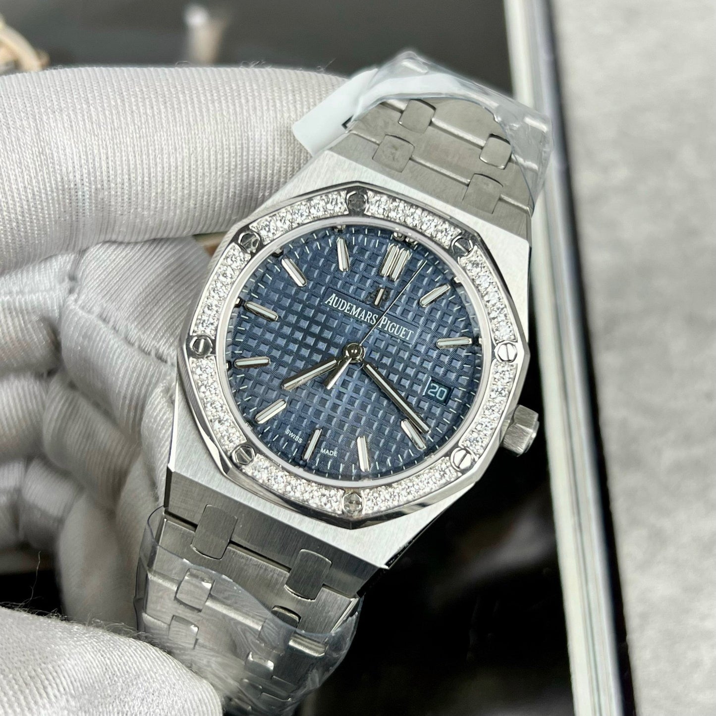 Audemars Piguet Royal Oak 67651IP.ZZ.1261IP.01 1:1 Best Edition ZF Fabbrica Blue Dial Moissanite bezel