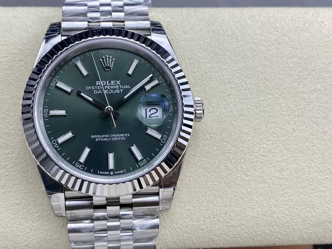 Rolex Datejust M126334-0028 41mm Oyster cinturino VS Fabbrica quadrante verde Jubilee cinturino