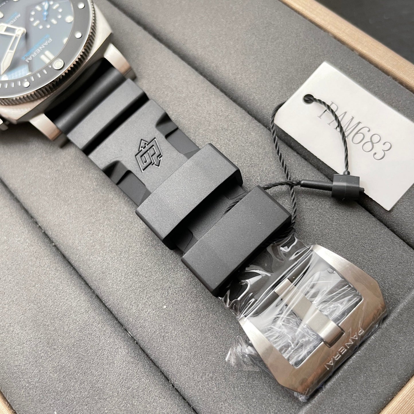 Panerai Sumergible PAM00683 1:1 edición migliore VS Fabbrica quadrante nero Swiss P9010