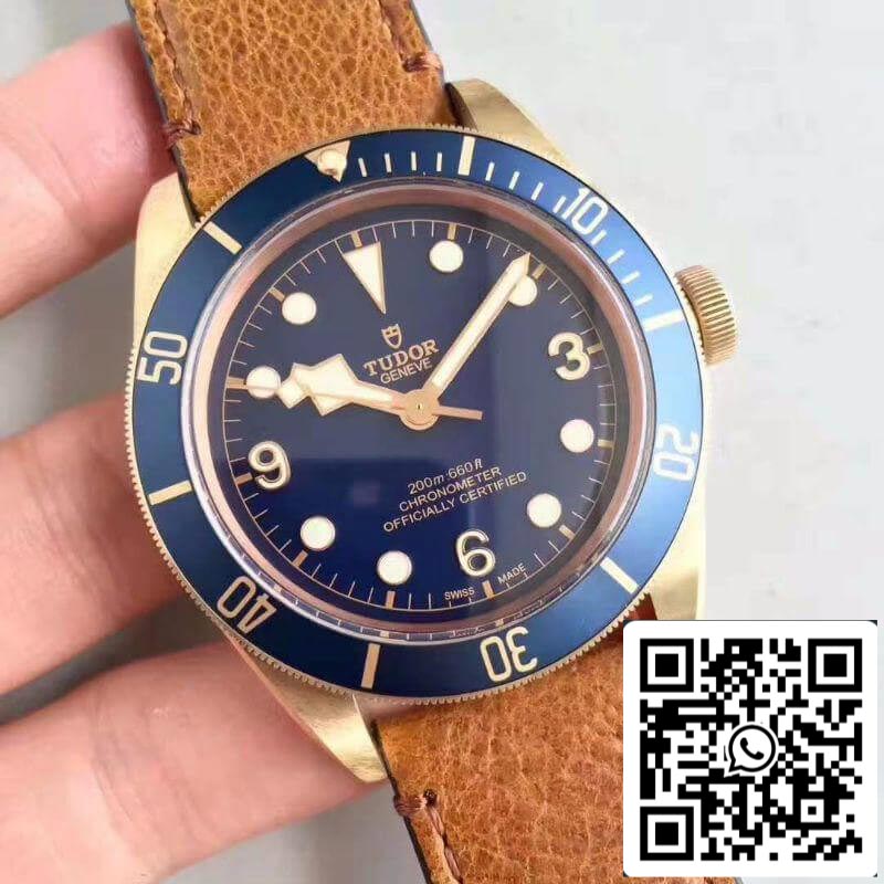Tudor Heritage Black Bay M79250BM ZF Fabbrica 1:1 Best Edition Swiss ETA2824-2 Superlumed Dome-shaped Blue Dial