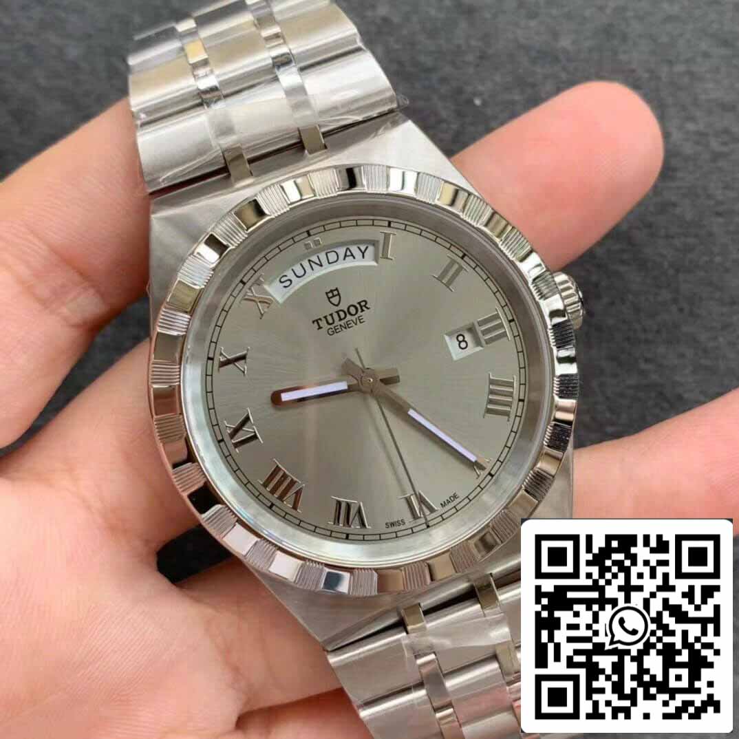 replica Tudor Royal M28600-0001 Day date V7 Fabbrica Silver Dial