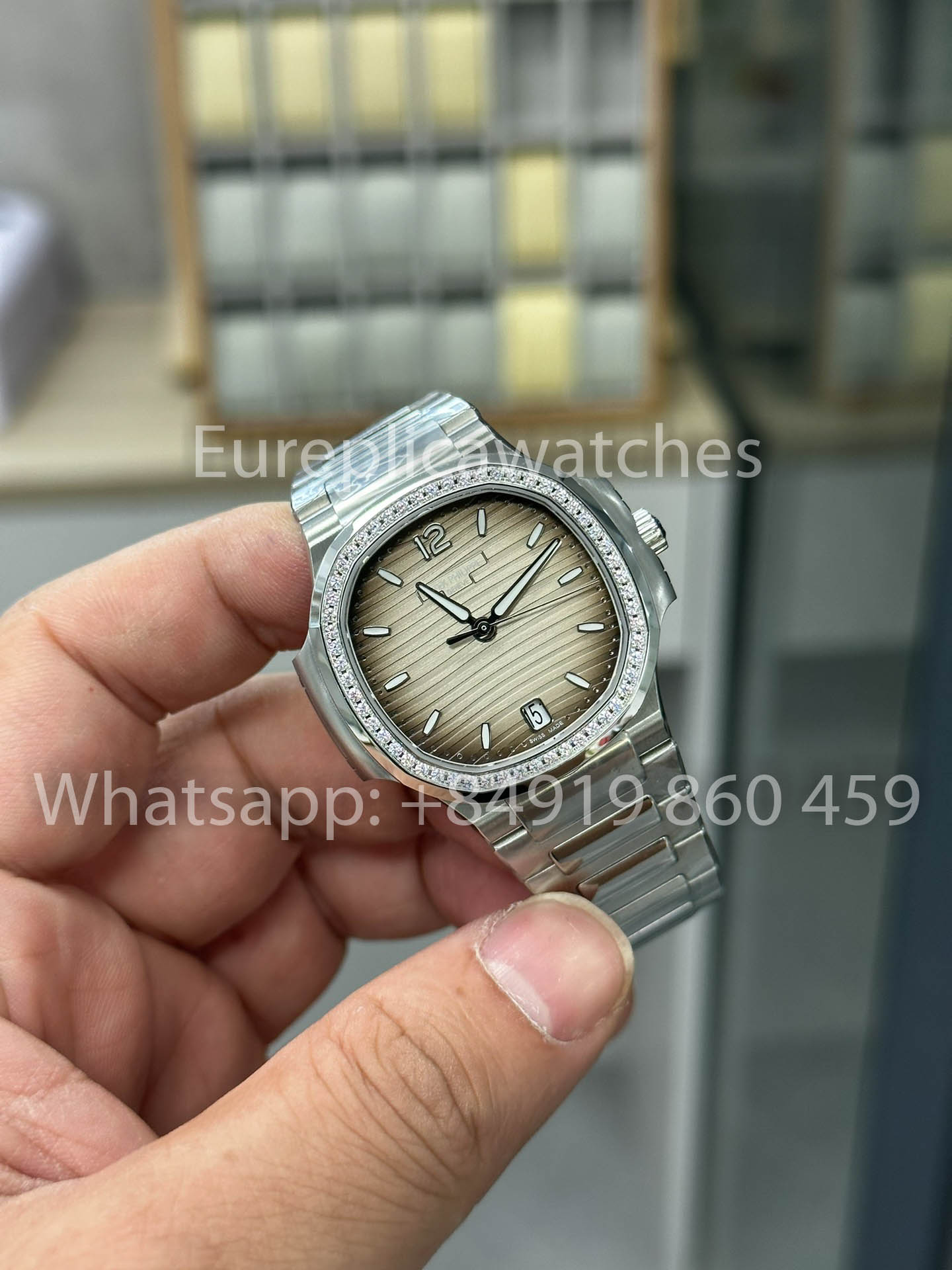 Patek Philippe Nautilus Ladies 7118/1200A-011 from 3K Fabbrica acciaio inossidabile 2025 Versione