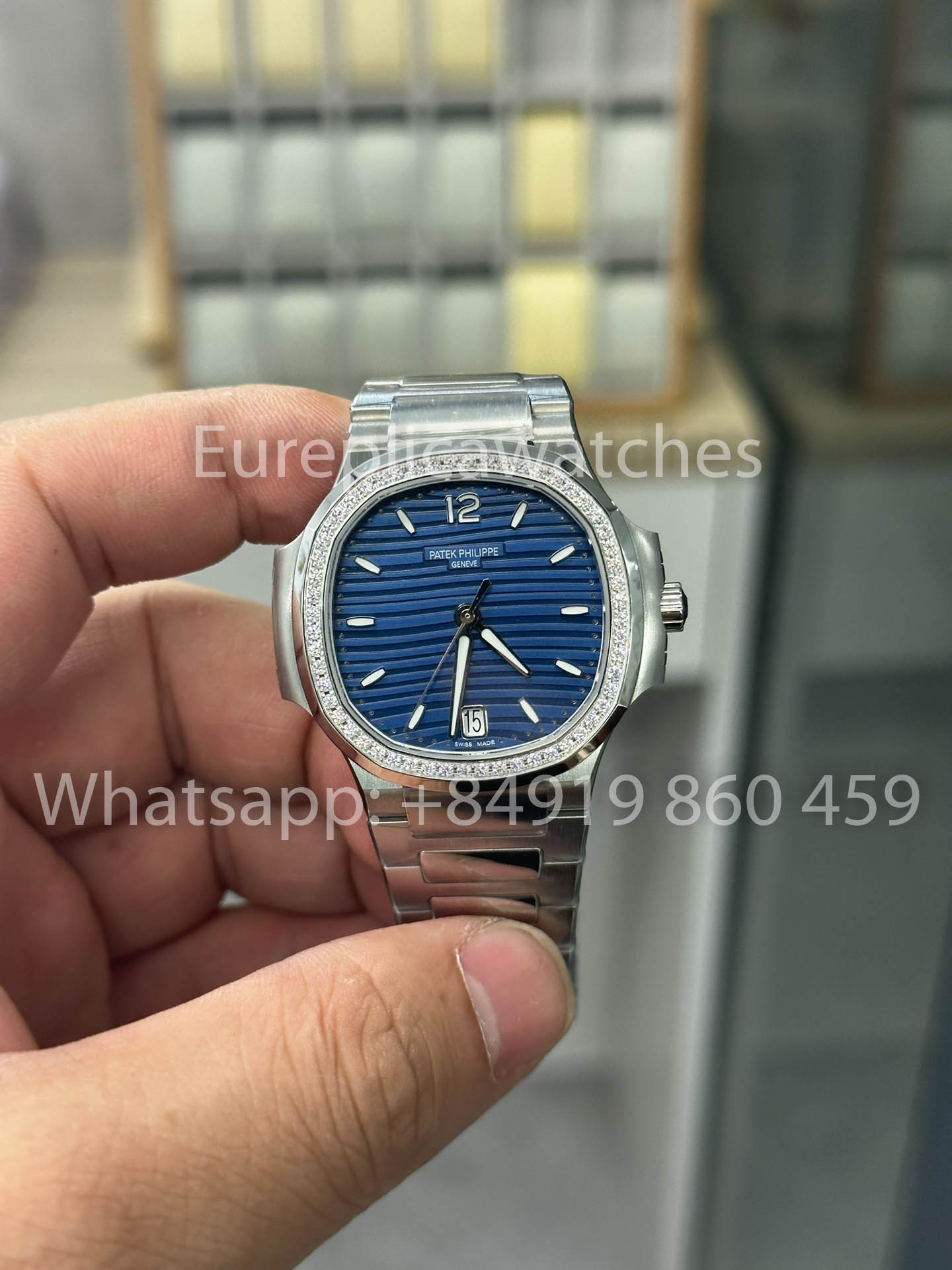 Patek Philippe Nautilus Ladies 7118/1200A from 3K Fabbrica acciaio inossidabile 2025 Versione