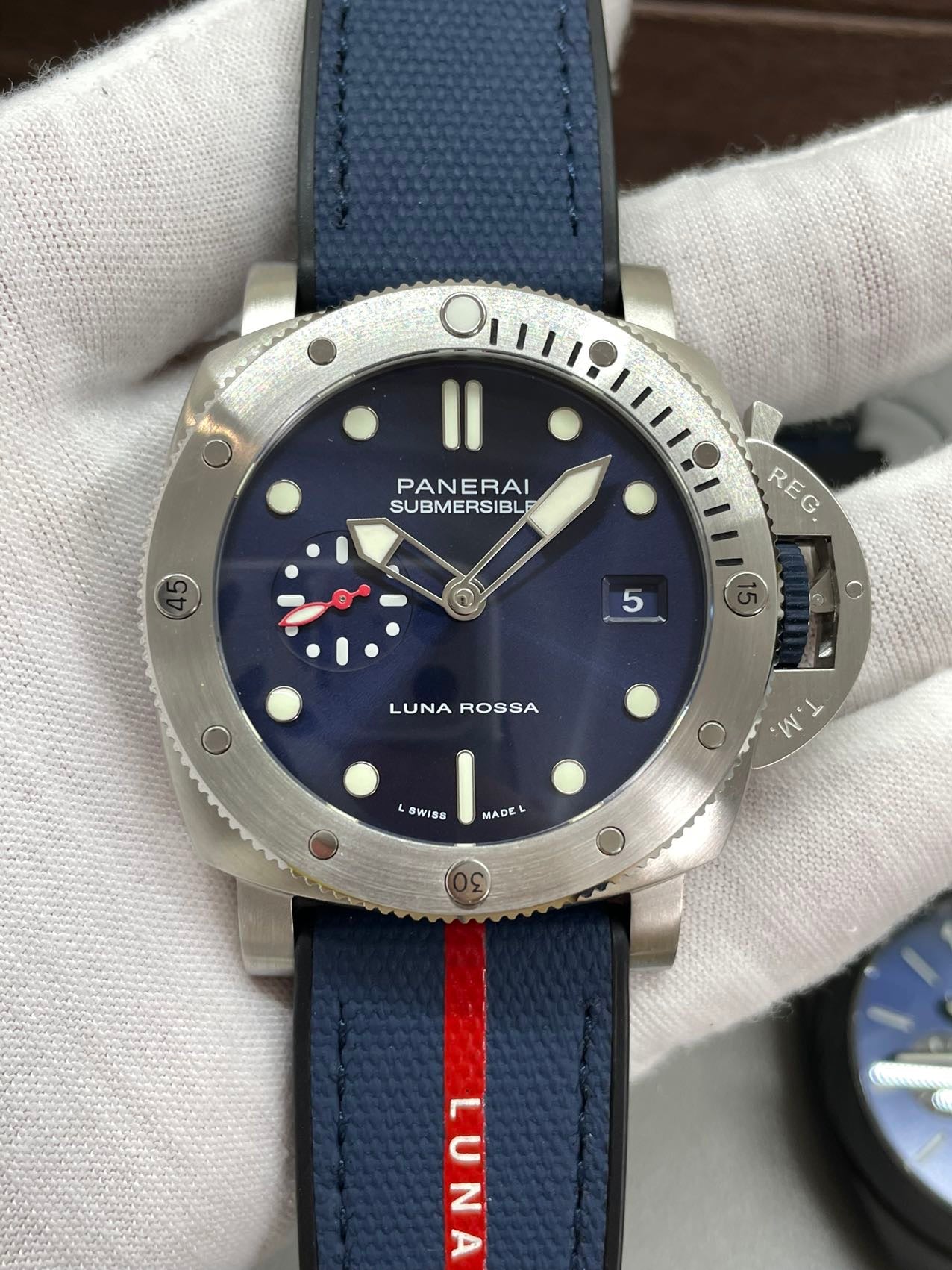 Panerai - PAM01391 Submersible QuarantaQuattro Luna Rossa 1:1 edizione migliore VS Fabbrica