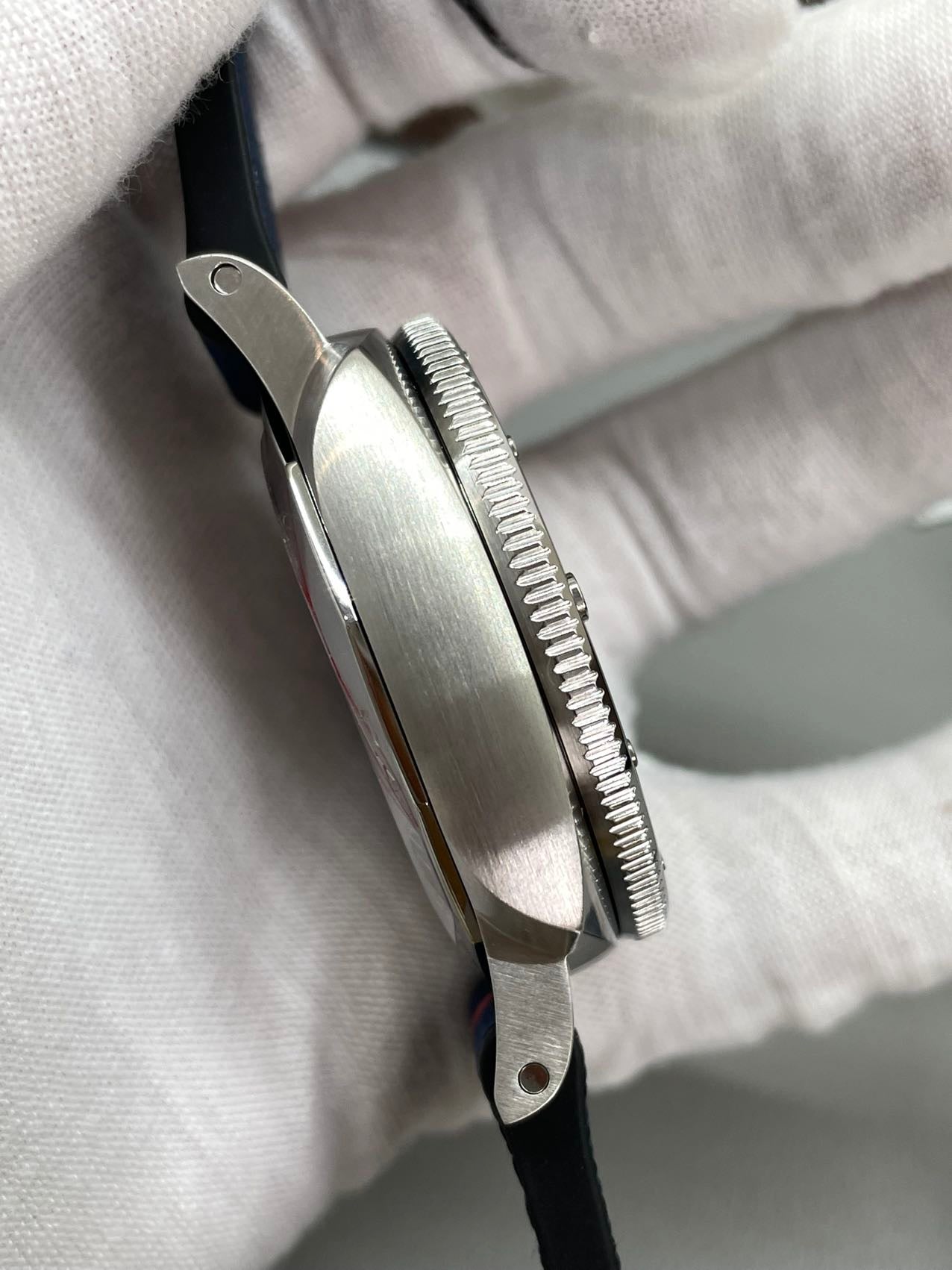 Panerai - PAM01391 Submersible QuarantaQuattro Luna Rossa 1:1 edizione migliore VS Fabbrica