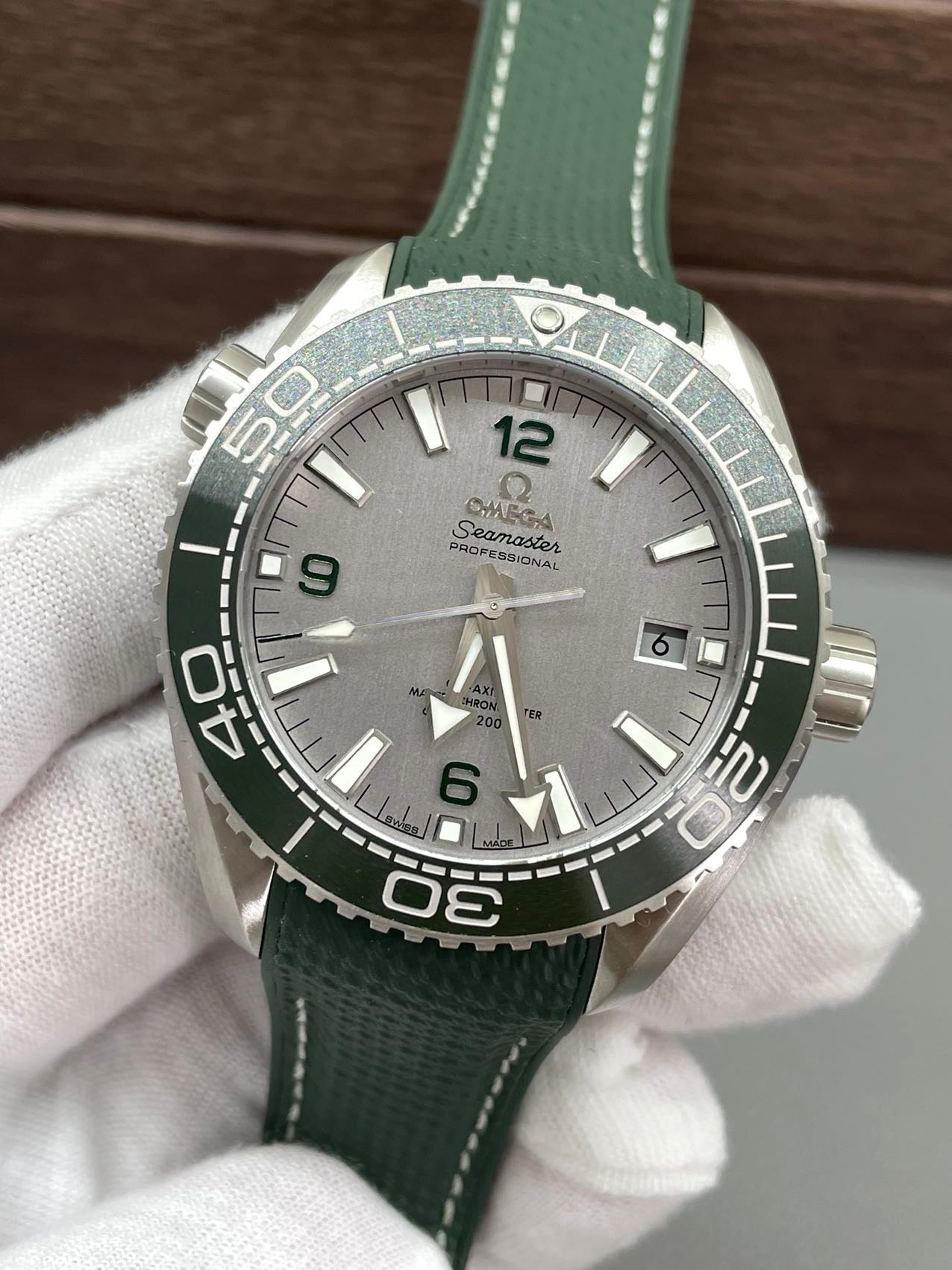 Omega Seamaster Planet Ocean 600M 215.32.44.21.06.001 VS Fabbrica 1:1 edição melhor Verde Gomma cinturino