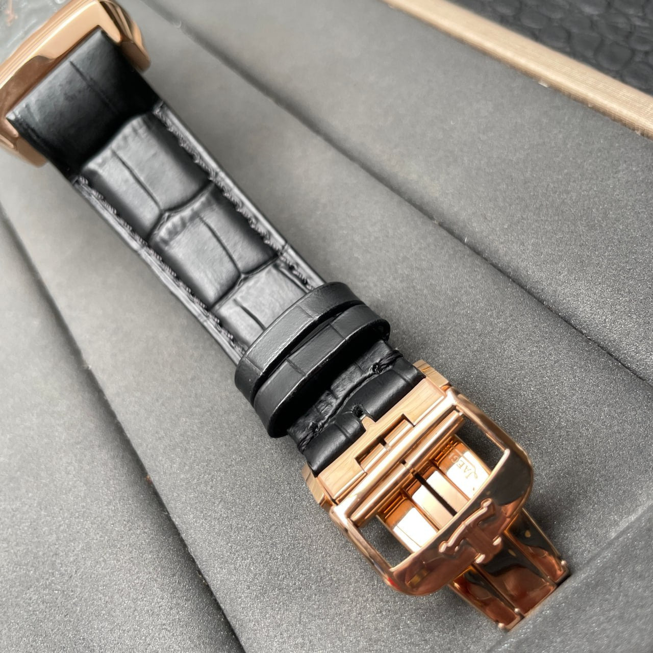 Jaeger LeCoultre Reverso Q3732470 1:1 Best Edition Rose Gold Black Dial